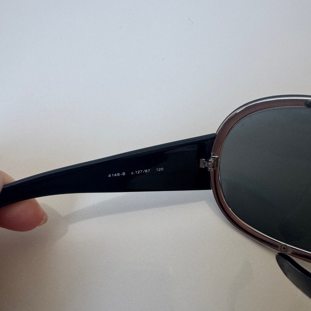 Vintage Chanel sunglasses - Picture 7 of 15